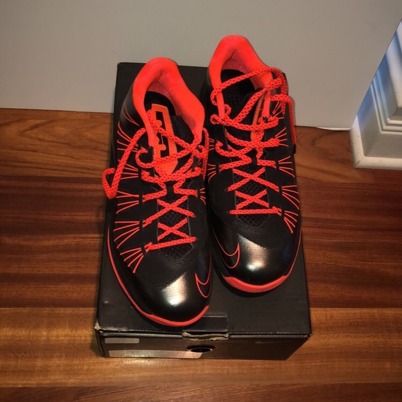 Nike Other - Lebrun low basketball shoe